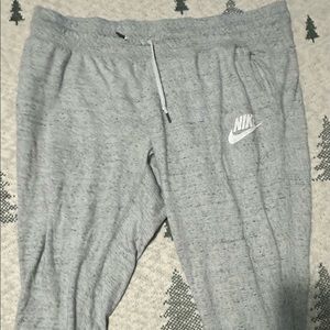 Women’s XL capri NIKE sweatpants